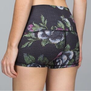 Lululemon Boogie Short (Roll Down)